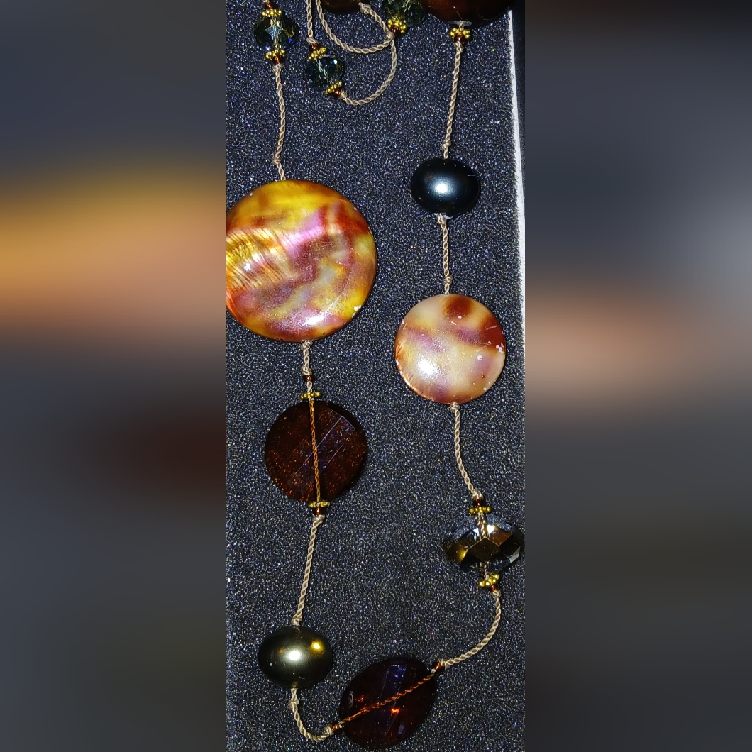 Elegant Multicolor Shell Necklace